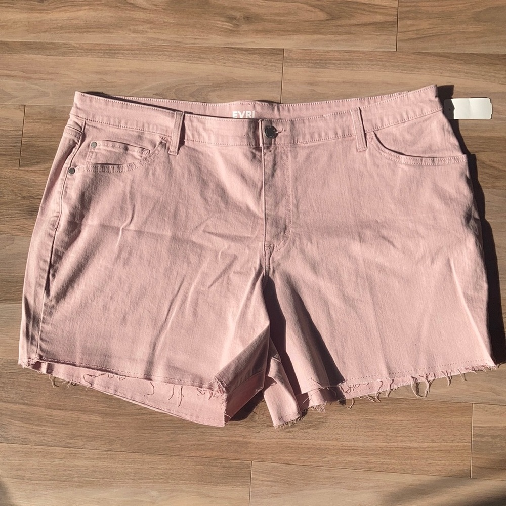 EVRI raw hem denim short with stretch size 22W - Picture 4 of 14
